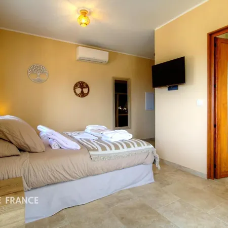 Domaine La Chiusella Bed & Breakfast